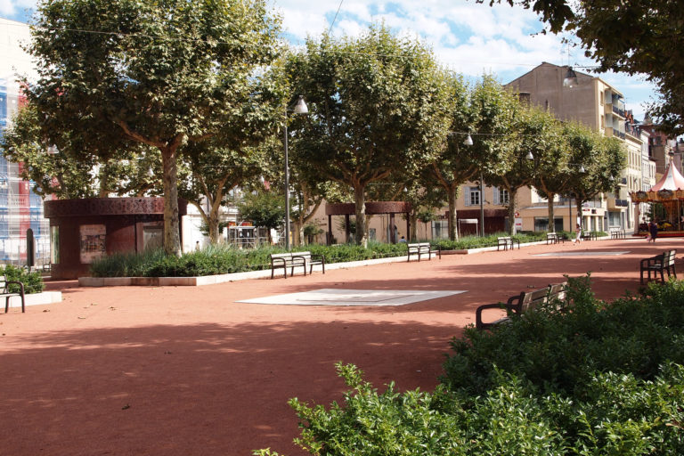 La place des arts à Villefranche-sur-Saône